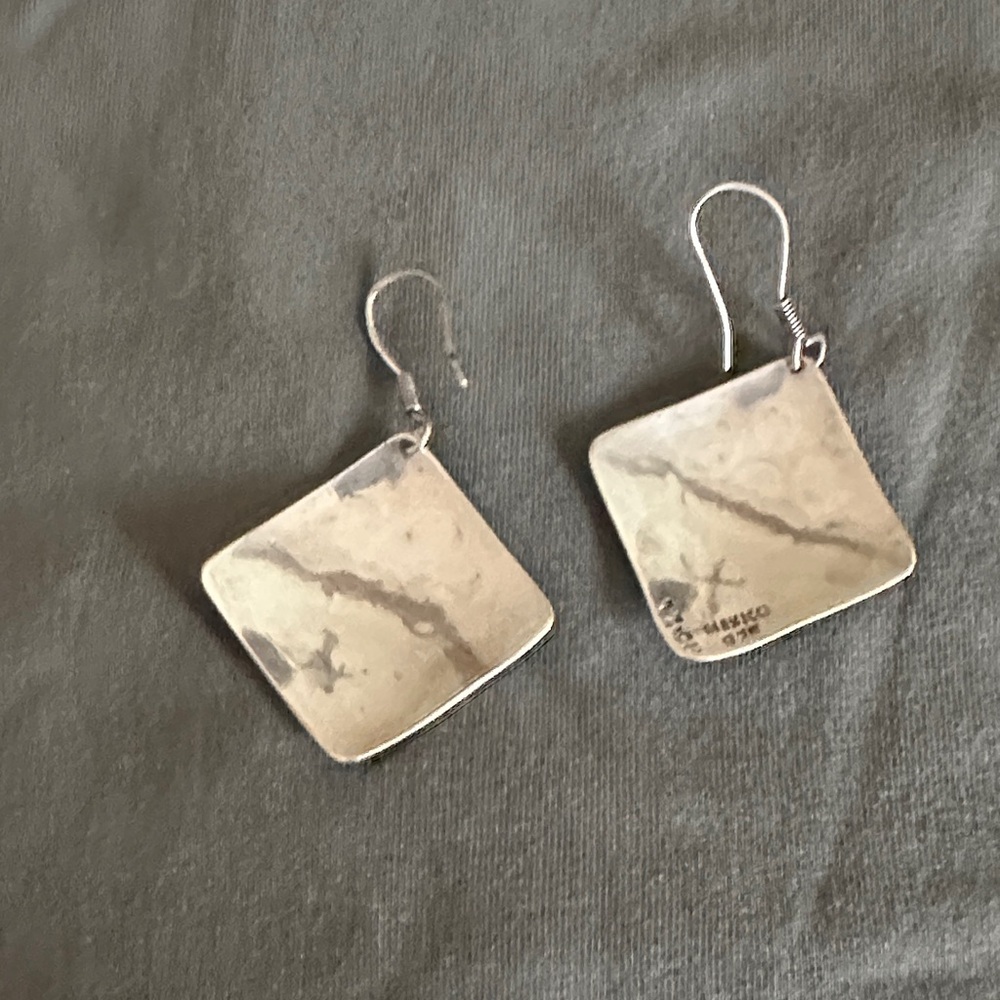 Chic Silver Square Earrings - Picture 4 of 5